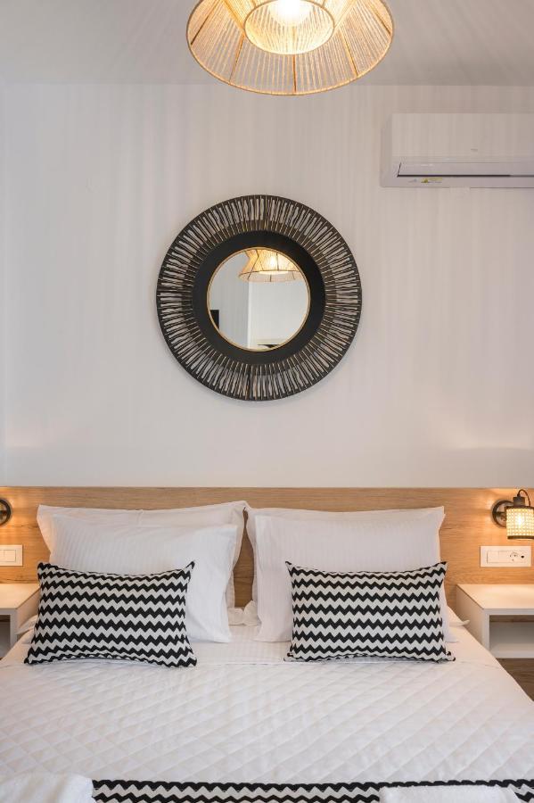 Indigo Blue Seaside Deluxe Apartments Kissamos Exterior photo